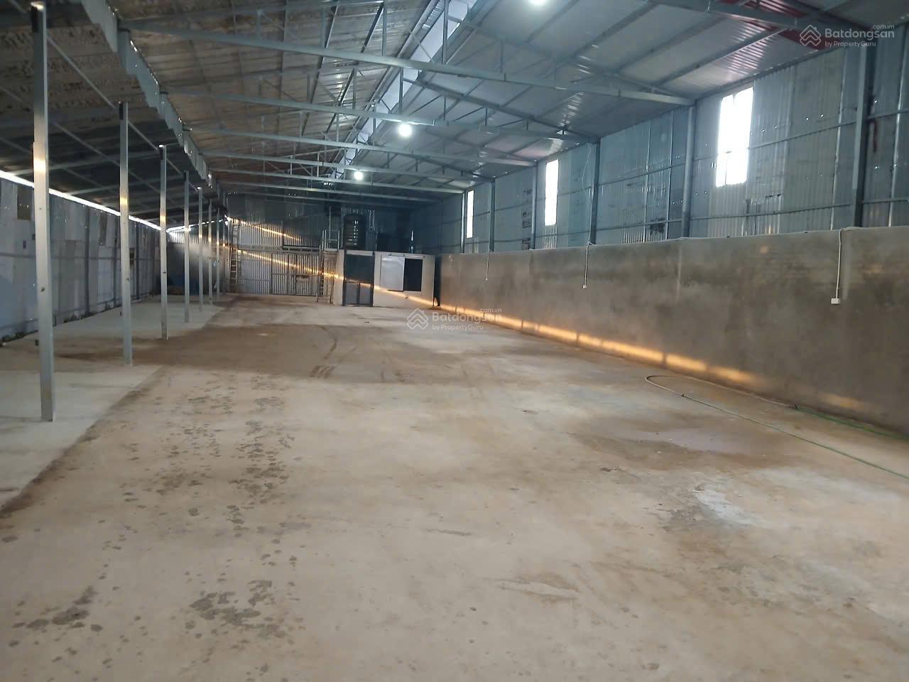 Cho thuê kho xưởng 300m² Dương Nội, Hà Đông - Xe tải tránh, giá 21 triệu