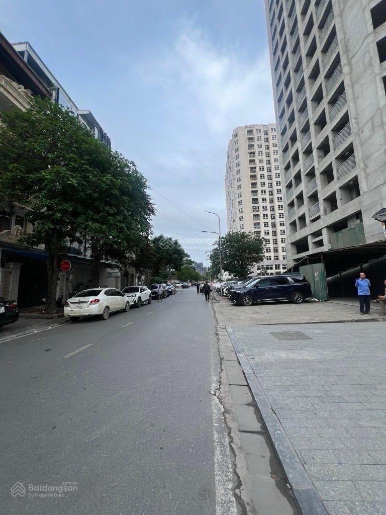 Biệt thự Lạc Long Quân 100m² - 75 Tỷ, Thang Máy Nhập Khẩu, Tân Cổ Điển Sang Trọng