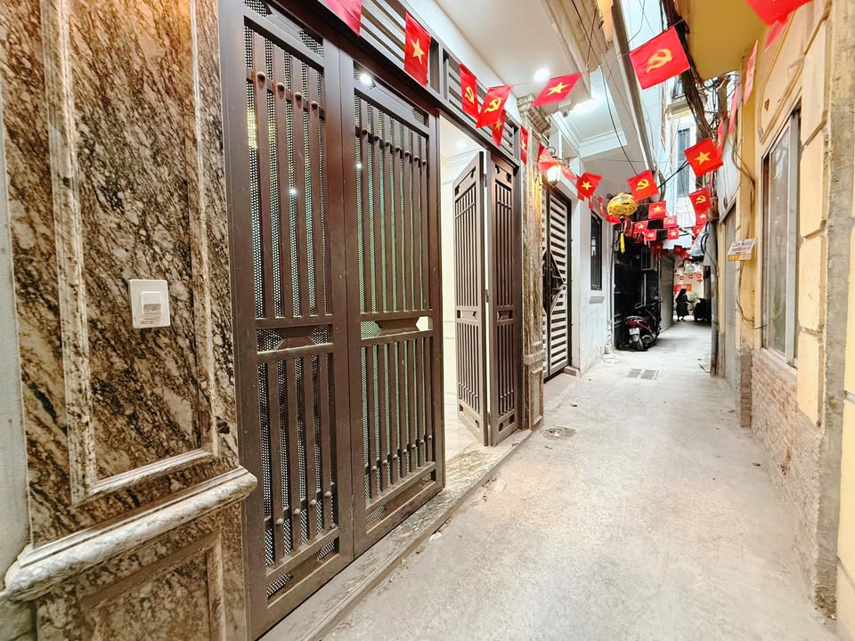 Bán nhà Quận Hai Bà Trưng 35m² giá 8.5 tỷ - Vị trí đẹp ở ngay!