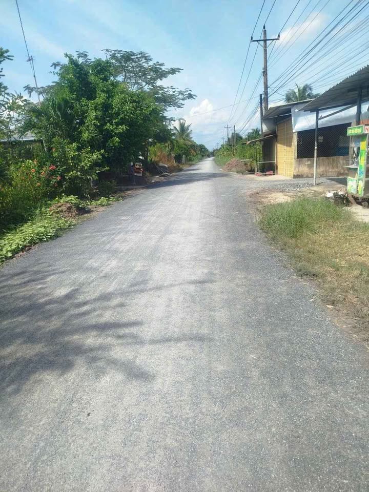 Bán đất mặt tiền 1119m² Bến Tre - Giá 1.6 tỷ, Vị trí đắc địa!