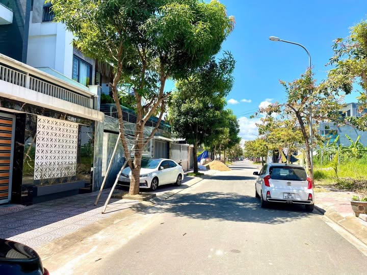 Biệt thự HUD Hà Tĩnh 252m² giá 9 tỷ - Vị trí vàng trung tâm!