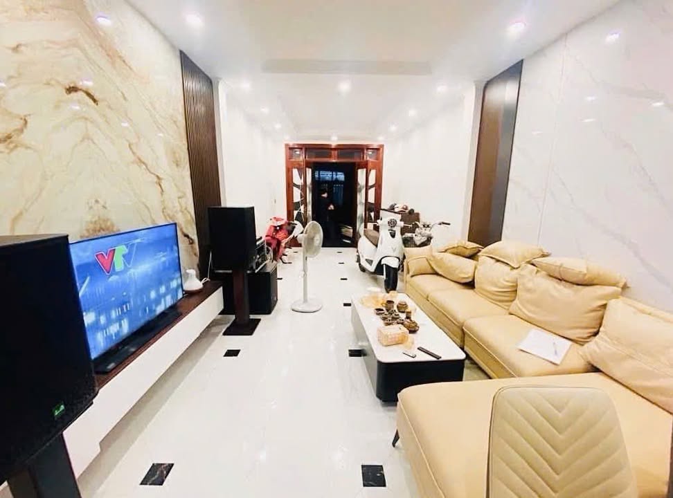 Bán nhà Nguyễn Văn Cừ Long Biên 45m² - Ô tô đỗ cửa, ở ngay!