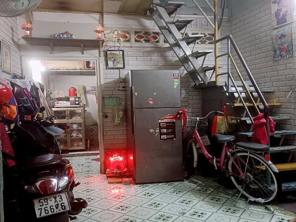 Bán nhà Đường số 9 Thủ Đức 28m² giá 2.x tỷ - Sổ hồng sẵn!