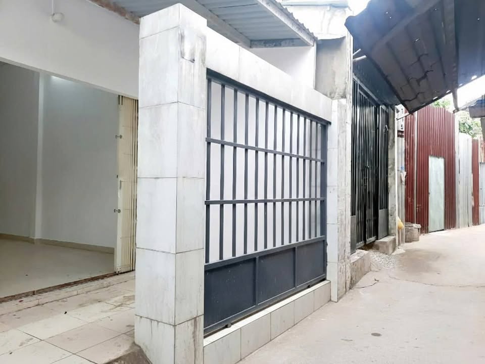 Bán nhà Đường Số 11 Thủ Đức 40m² giá 2 tỷ - Sổ hồng sẵn