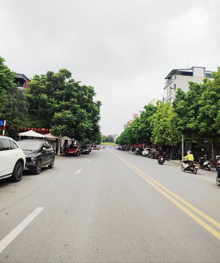 Bán Gấp Nhà Lô Góc 50m² - 4 Tầng - Phố Bát Khối, Long Biên - 9 Tỷ