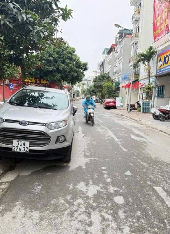 Nhà Mặt Phố Nông Vụ Long Biên 82m² Kinh Doanh Đỉnh Cao - Dòng Tiền 17 Triệu/Tháng