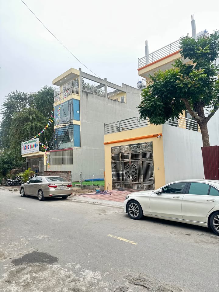 Đất nền Trâu Quỳ, Gia Lâm 136.5m² - Kinh doanh sầm uất, sổ đỏ sẵn