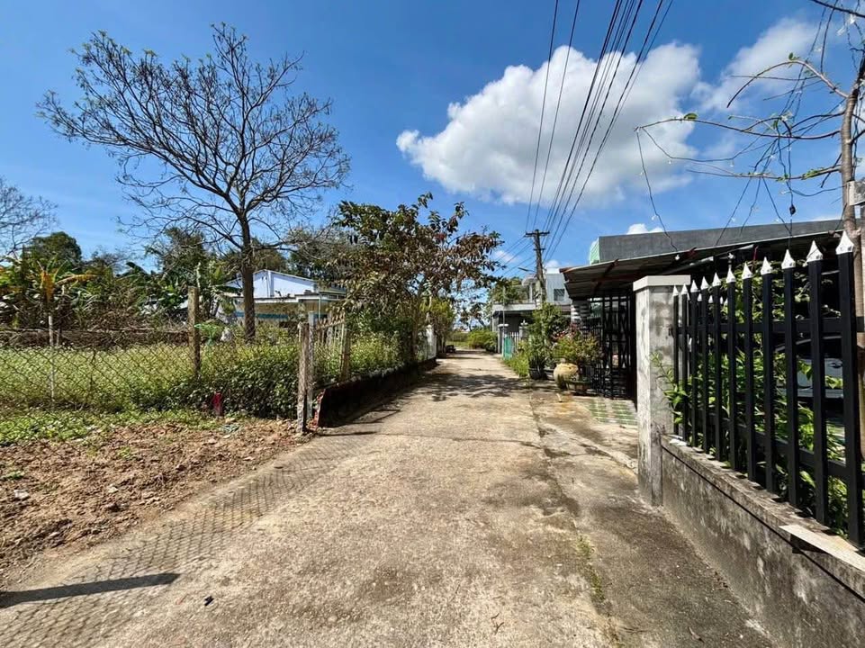 Đất nền Phong Lục Tây 200m² - Sổ đỏ chính chủ, công chứng ngay!