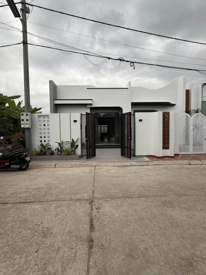 Nhà Mặt Tiền Ngô Tất Tố, Rạch Giá 2.099 Tỷ - Vị Trí Đắc Địa!