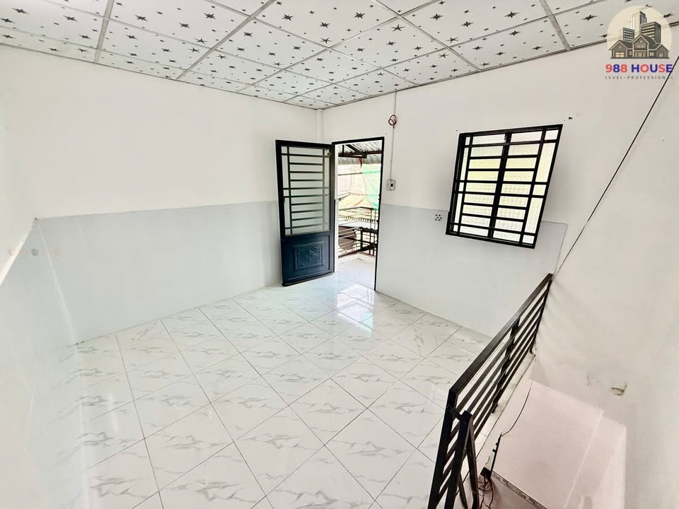 Thuê nhà nguyên căn Nguyễn Văn Cừ 32m² giá 2.3 triệu - Ô tô vào tận cửa!