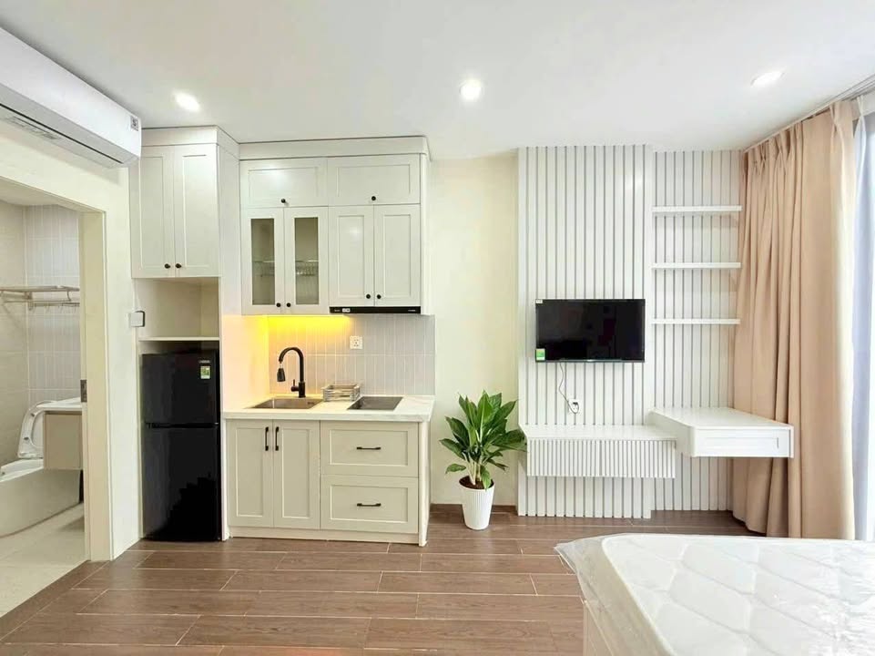 Nhà Phố Hoàng Hoa Thám Ba Đình 82m² giá 18.5 tỷ - Dòng tiền ổn định!