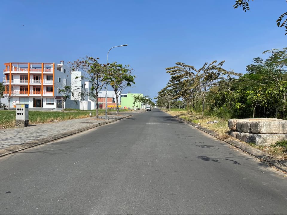 Bán Đất Nền KDC Minh Thắng, Cà Mau - 100m² Hướng Đông Bắc, Giá 1.85 Tỷ