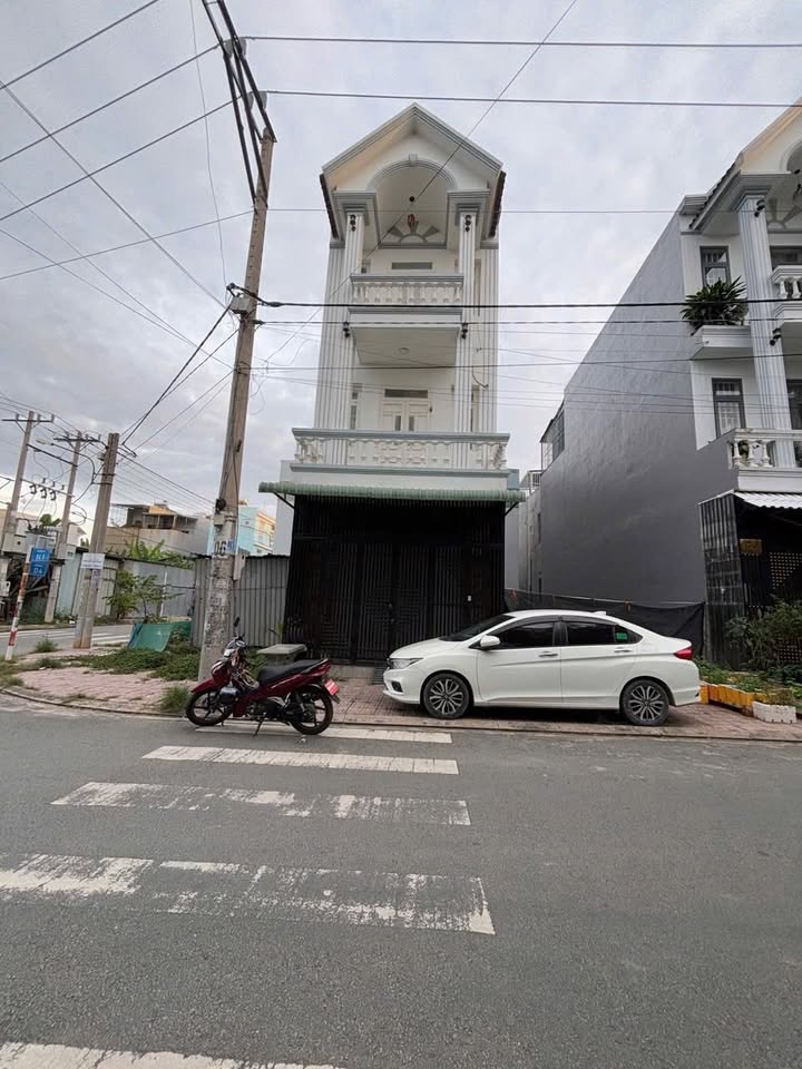 Nhà phố KDC Lê Phong Dĩ An 65m² - Trục chính N1 - Vị trí đắc địa kinh doanh ngay!