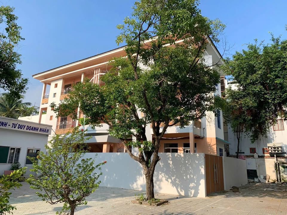 Nhà Riêng Trường Chinh Tân Bình 227m² - Ô tô vào tận nhà, giá 30.5 tỷ!