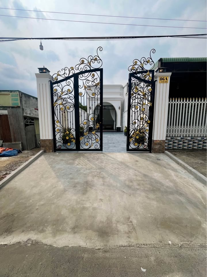 Nhà phố Hòa Thành 191m² giá 2.089 tỷ - Tân cổ điển ở ngay