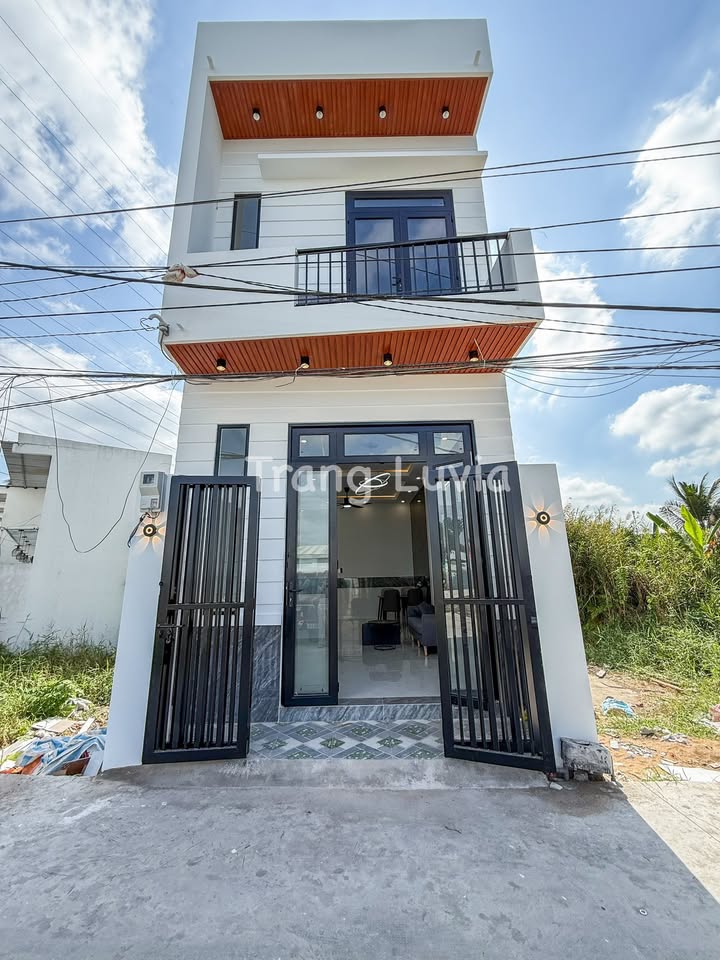 Nhà Trệt Lầu Mới Hẻm Ô Tô - Sổ Hồng Thổ Cư 1.55 Tỷ Cần Thơ