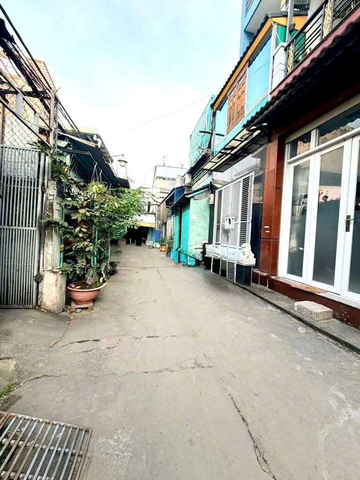 Bán nhà Quận 7 hẻm 4m thông 66m² giá 7 tỷ - Vị trí đẹp nở hậu