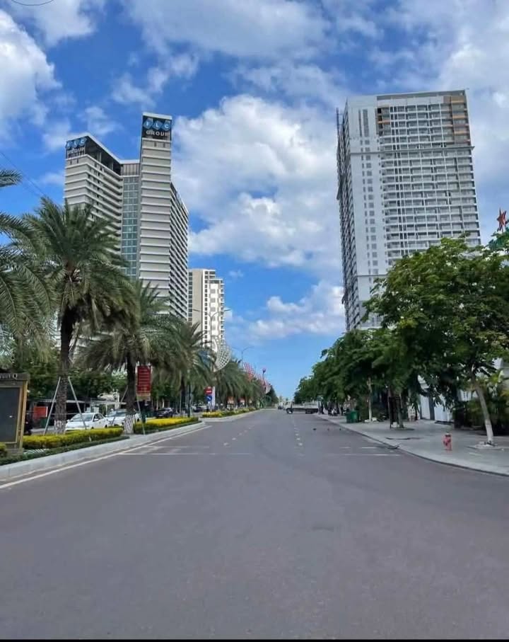 Bán nhà 3 tầng Nguyễn Thị Định Quy Nhơn 90m² - Vị trí đắc địa