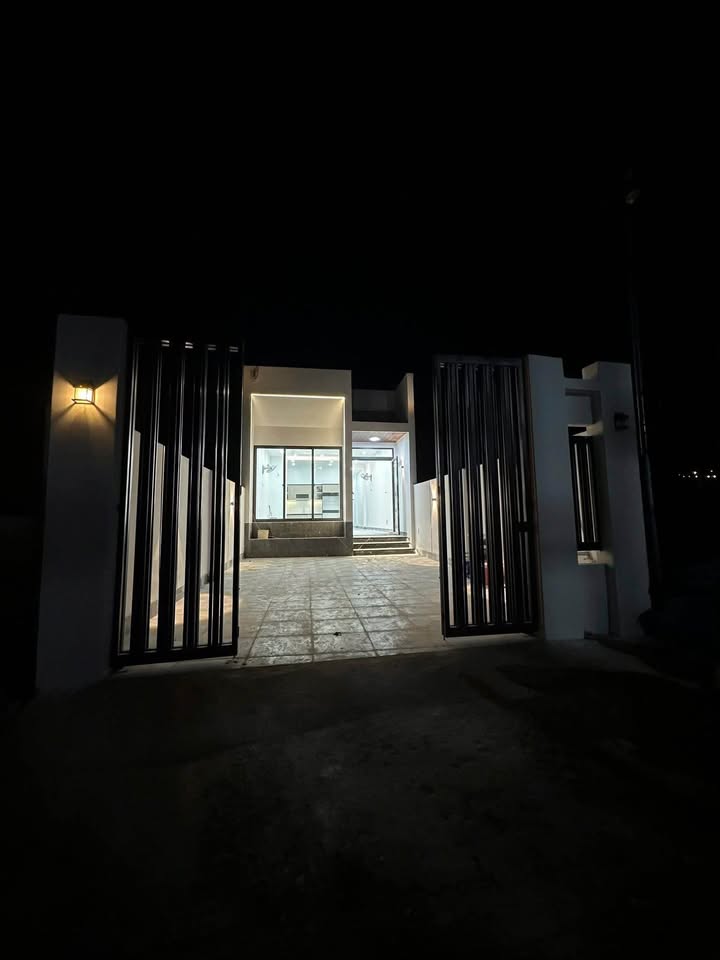 Nhà Đẹp Đón Tết 1.68 Tỷ - Buôn Ma Thuột, 135m² Thổ Cư, Tặng Nội Thất