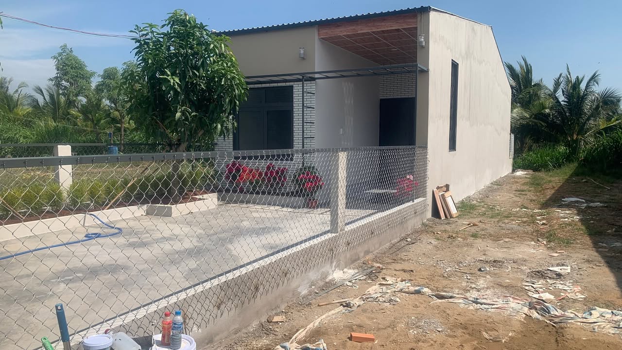 Nhà vườn Gò Công Đông 130m² - Ô tô vào tận nhà, giá chỉ 760 triệu!