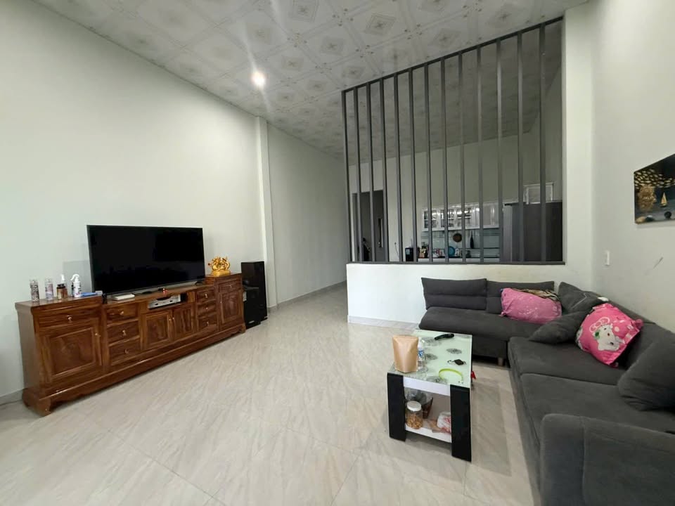 Nhà cấp 4 Hiệp Thạnh, Đức Trọng 1.6 tỷ - Ô tô tận cửa, sẵn sàng ở ngay!