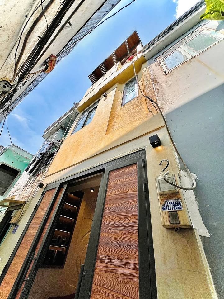 Bán nhà Quận Gò Vấp 18.5m² giá 3.55 tỷ - Thiết kế hiện đại!