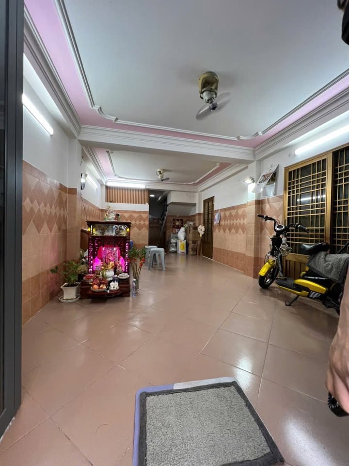 Nhà Phố Đường Nguyễn Lâm Q10 35m² 11.6 Tỷ - Vị Trí Đắc Địa!