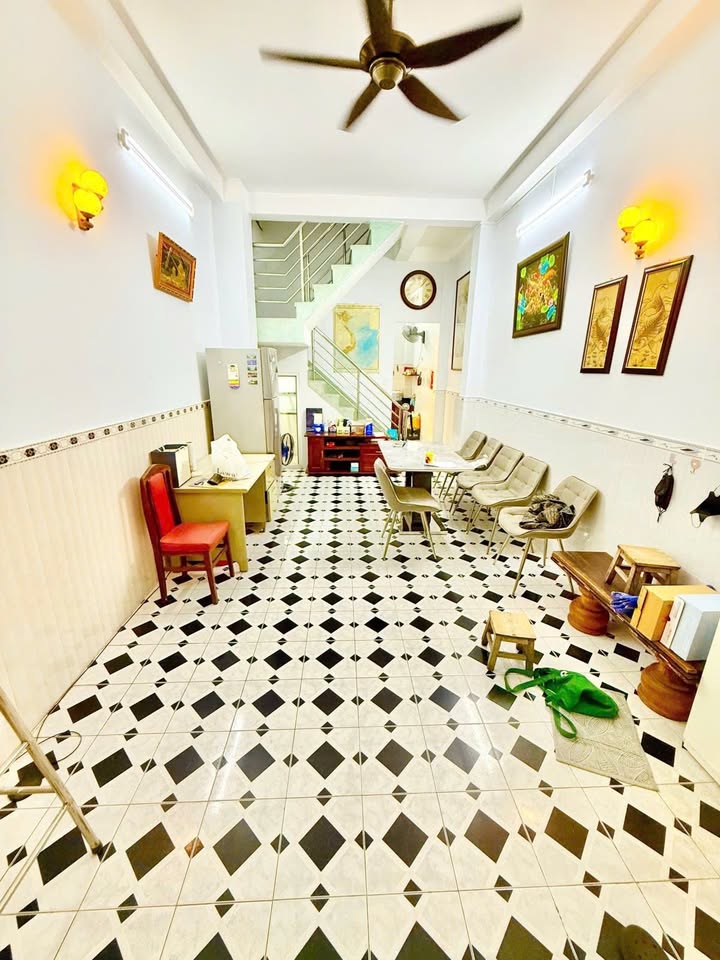 Nhà phố Cư Xá Nguyễn Cảnh Chân Q1 - 46m² giá 11.5 tỷ - Vị trí đắc địa!