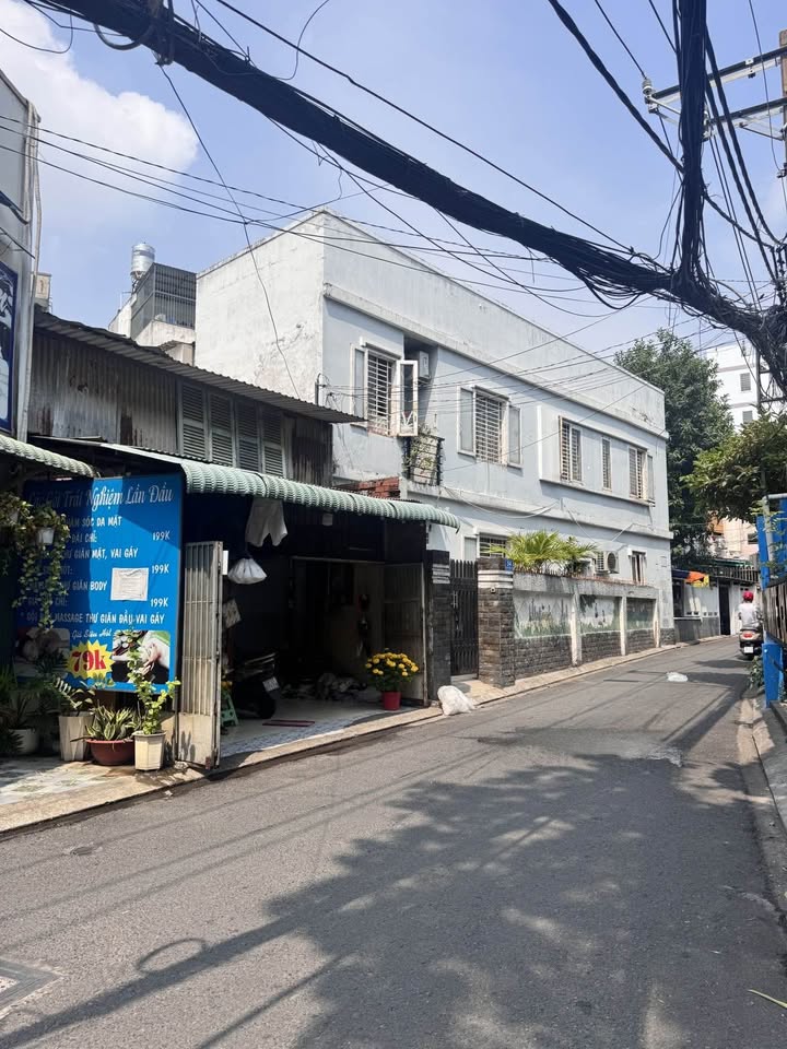 Bán nhà Nguyễn Công Hoan Phú Nhuận 135m² - Hẻm xe hơi, vị trí vàng!
