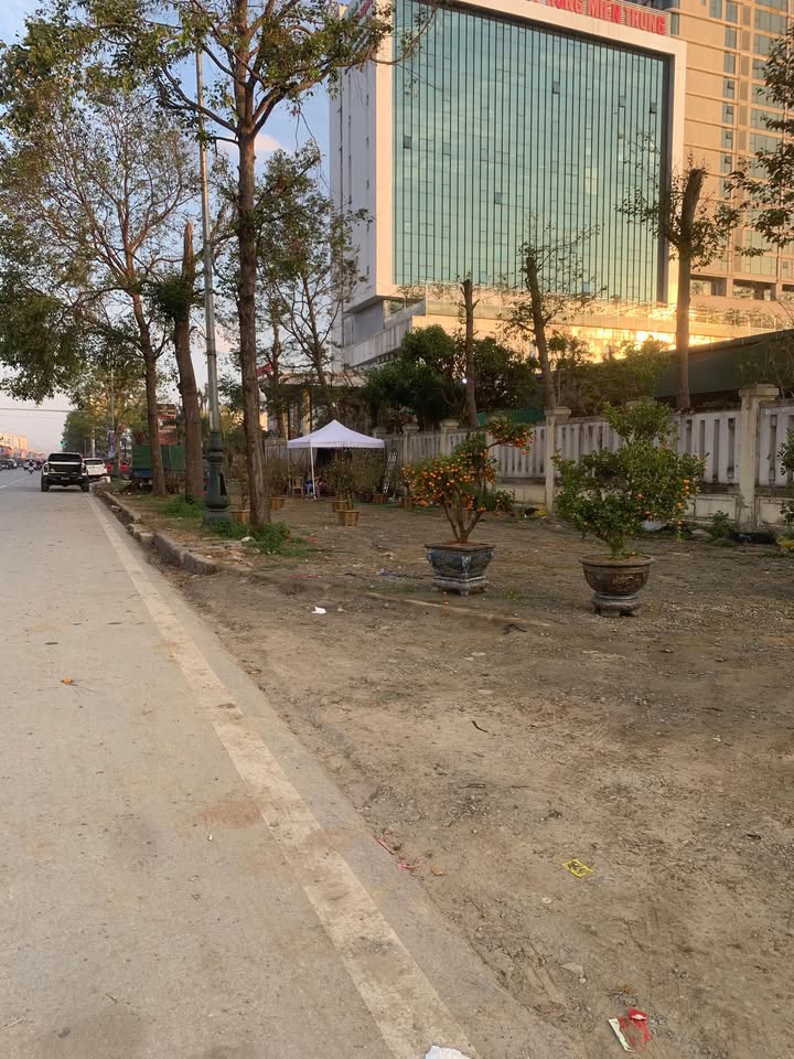 Cho thuê mặt bằng kinh doanh mặt đường Lê Nin, TP Vinh - 500m², giá tốt