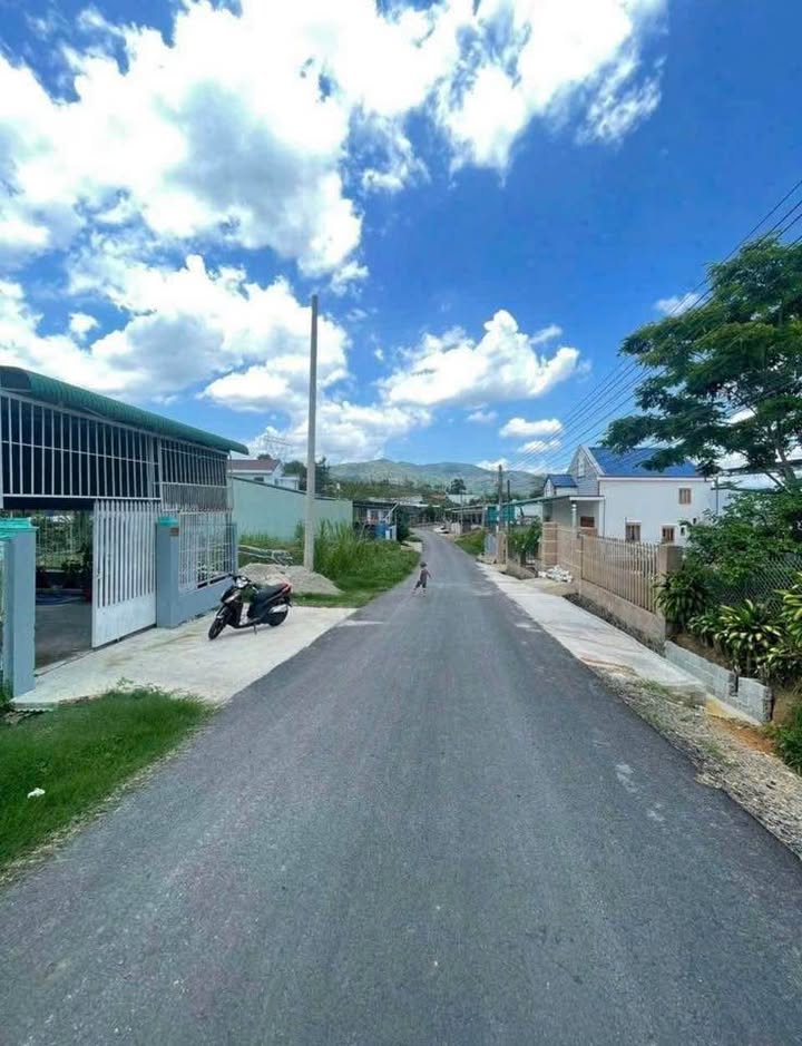 Nhà Cấp 4 Bảo Lộc 192m² giá 1.8 tỷ - Ô tô vào tận nhà!