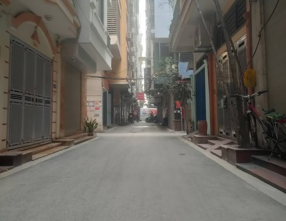 Nhà Phân Lô Nguyễn Văn Huyên 55m² Giá 13 Tỷ - Ô Tô Đỗ Cửa