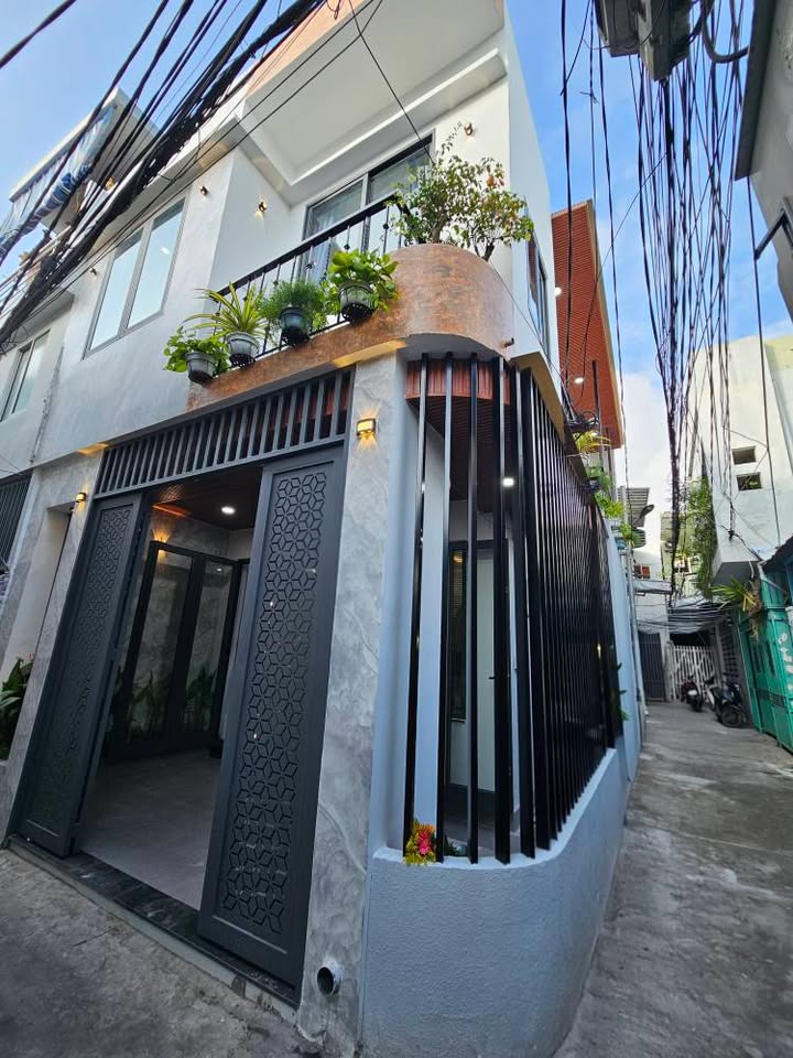 Nhà 2 Tầng Lô Góc Hải Châu 60m² Full Nội Thất - Giá 5.1 Tỷ