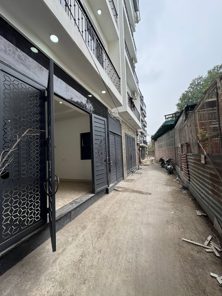 Nhà Riêng Nhổn 55m² - Lô Góc, Thang Máy, Sẵn Sàng Ở Ngay