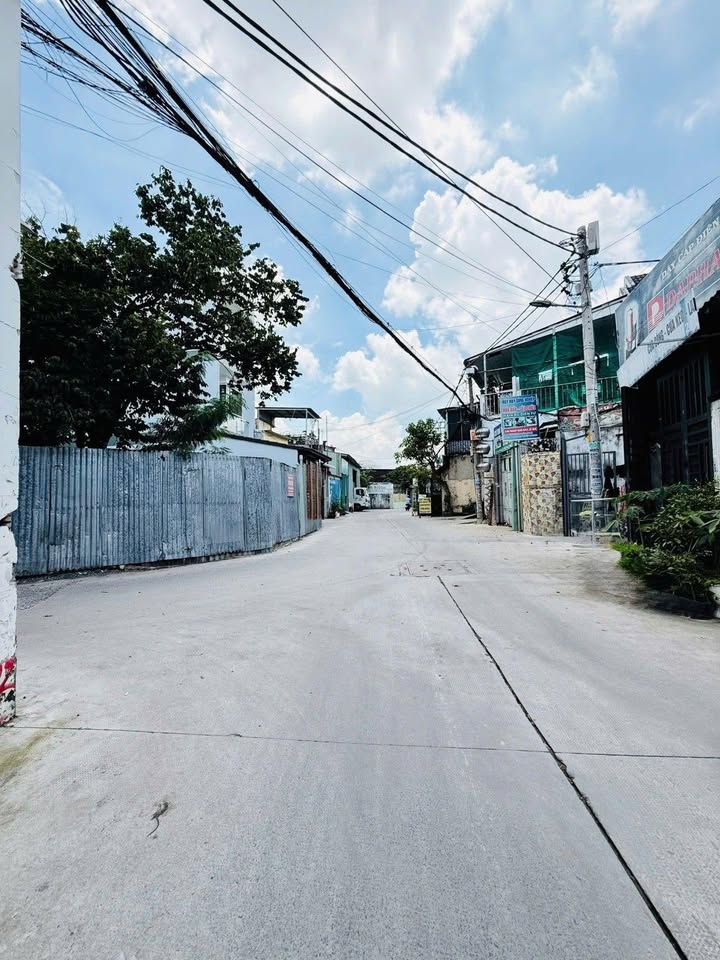 Nhà Mặt Tiền Kinh Doanh Hóc Môn 125m² - Vừa Ở Vừa Cho Thuê - 5.X Tỷ