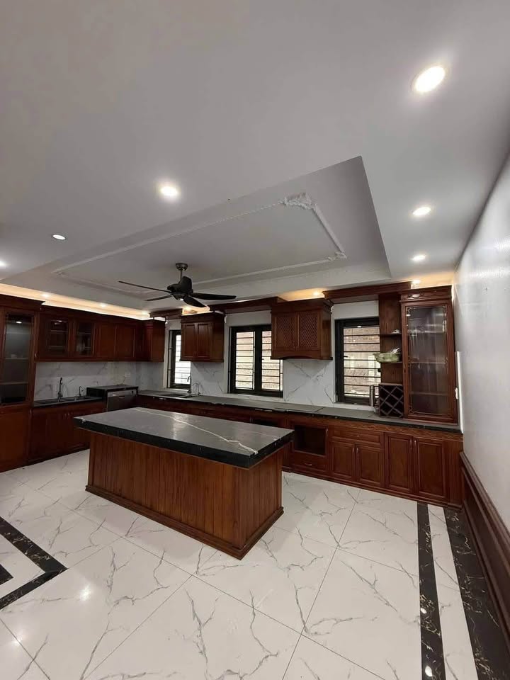 Nhà Mặt Tiền Kinh Doanh Ngô Quyền, Lào Cai - 123m² Giá 8.9 Tỷ