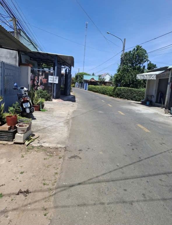 Bán Gấp Đất Mặt Tiền Kinh Doanh 144m² Thị Trấn Đất Đỏ, BRVT - Giá 1.8 Tỷ