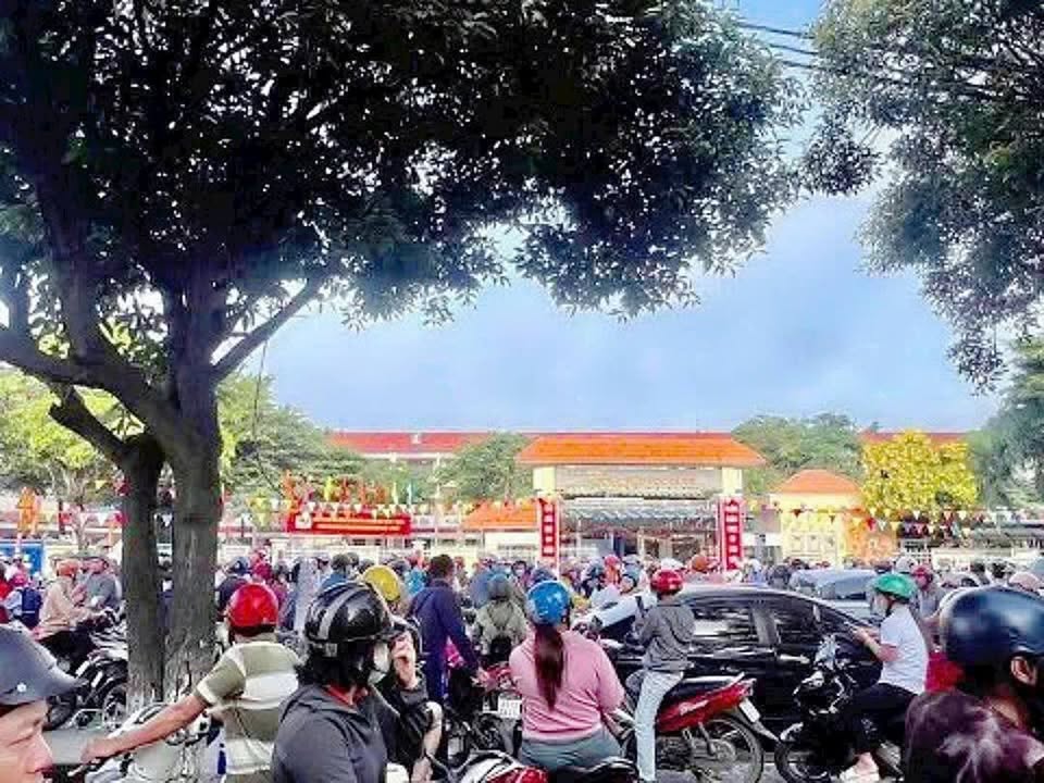 Nhà mặt tiền Cao Bá Quát Dĩ An 175m² giá 5 tỷ - Vị trí kinh doanh đỉnh!