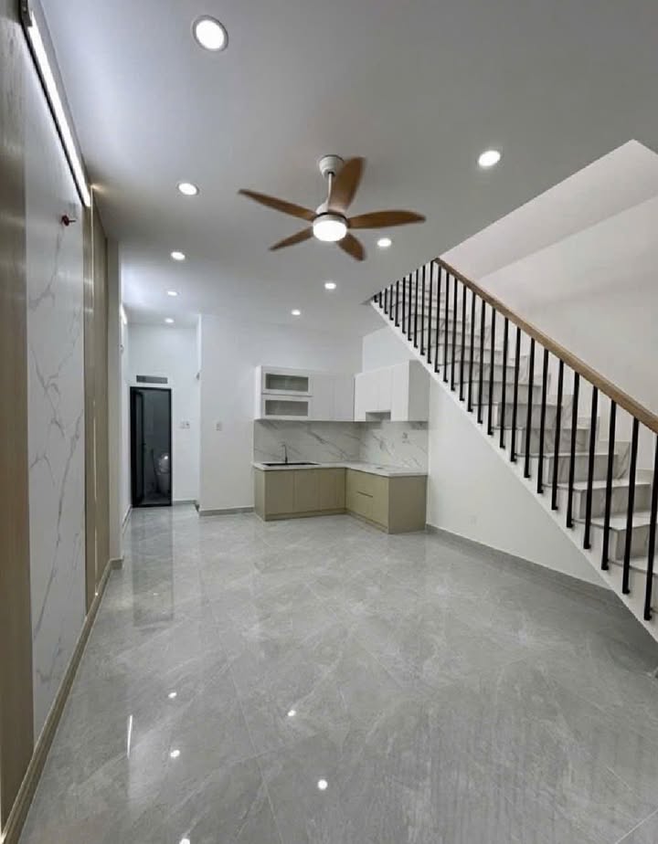 Nhà Bình Tân 40m² - Hơn 4 Tỷ - Ô tô vào tận nhà, vào ở ngay!