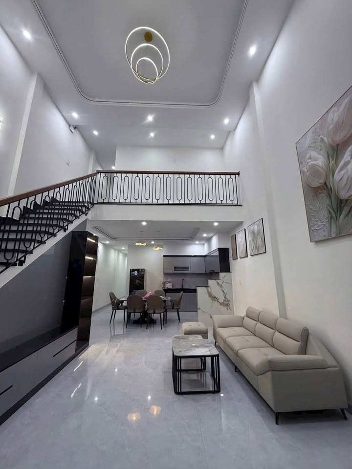 Nhà nguyên căn Thanh Khê Đà Nẵng 21.5 triệu - Full nội thất, ô tô đỗ trong nhà!