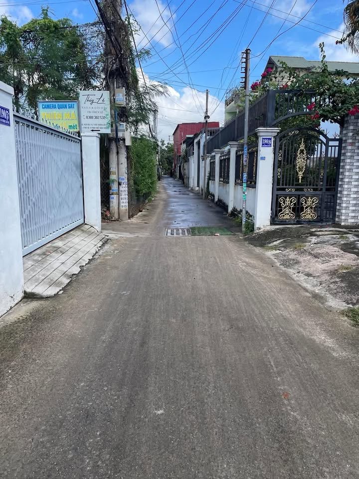 Nhà Riêng Phan Thiết 53m² giá 1.75 tỷ - Ô tô vào tận nhà!