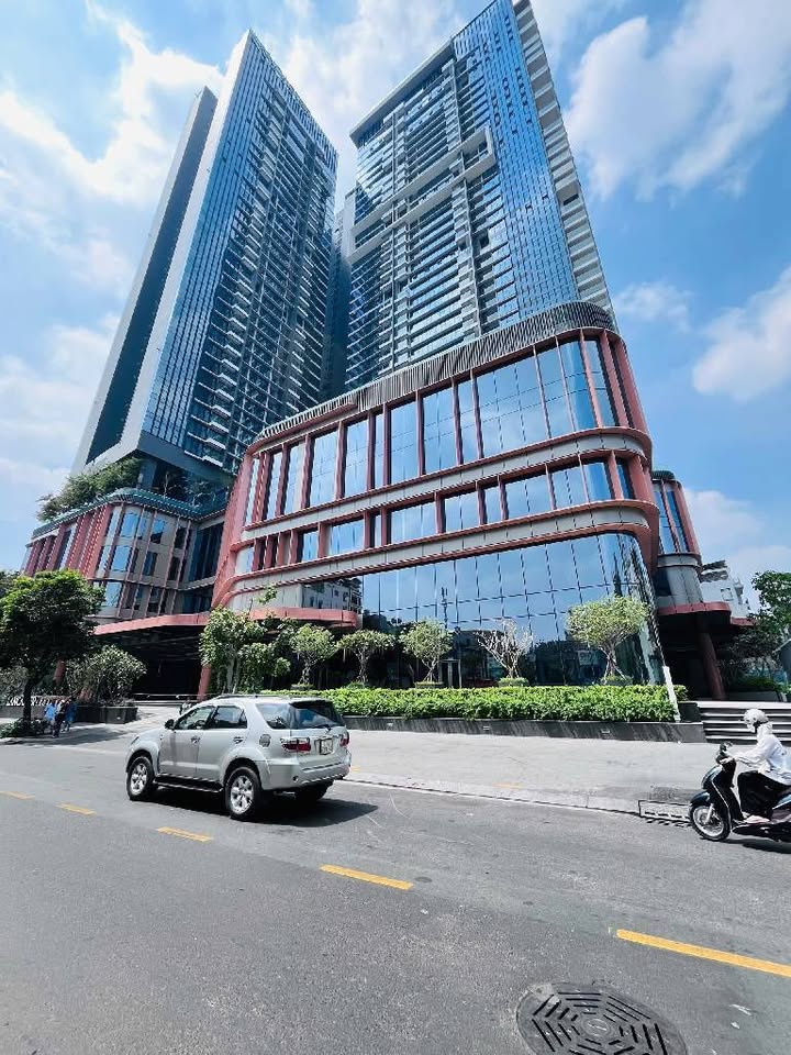 Nhà 4 Tầng Mặt Tiền Nguyễn Trãi, Quận 1 - 60m² Giá 17 Tỷ