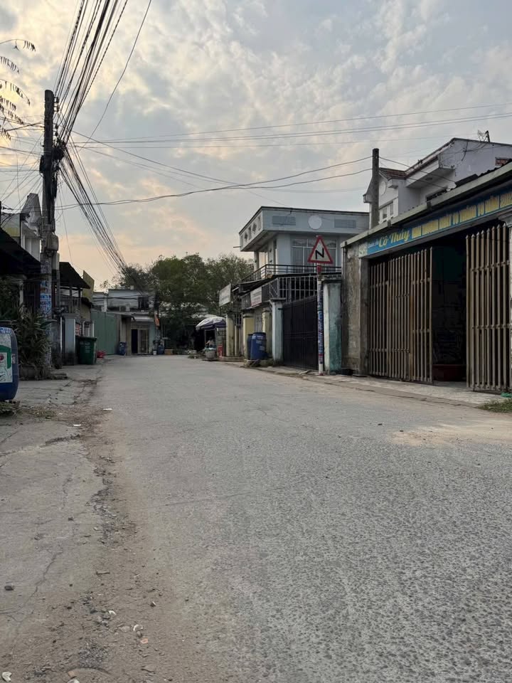 Đất mặt tiền Tân Uyên 226m² giá 2.25 tỷ - Vị trí đắc địa kinh doanh ngay!