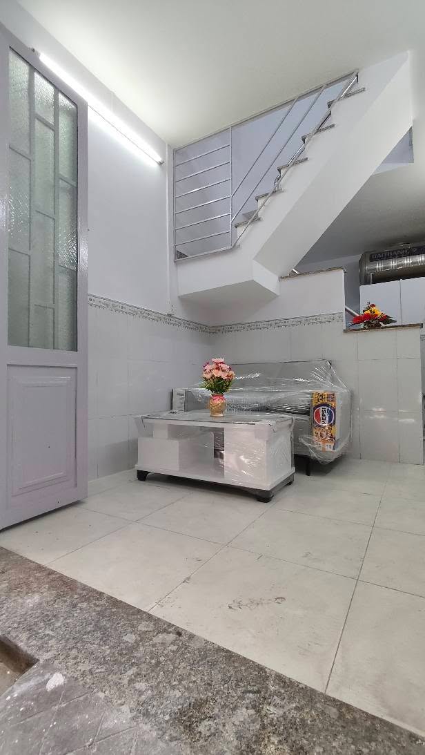 Bán nhà Quận 8 gần Bến xe, 18m² giá 1.25 tỷ - Vị trí đẹp hiếm có