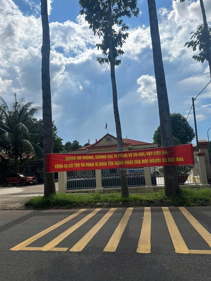 Đất nền sổ hồng Bình Lộc 100m² - Kế trung tâm thương mại, giá 1.08 tỷ