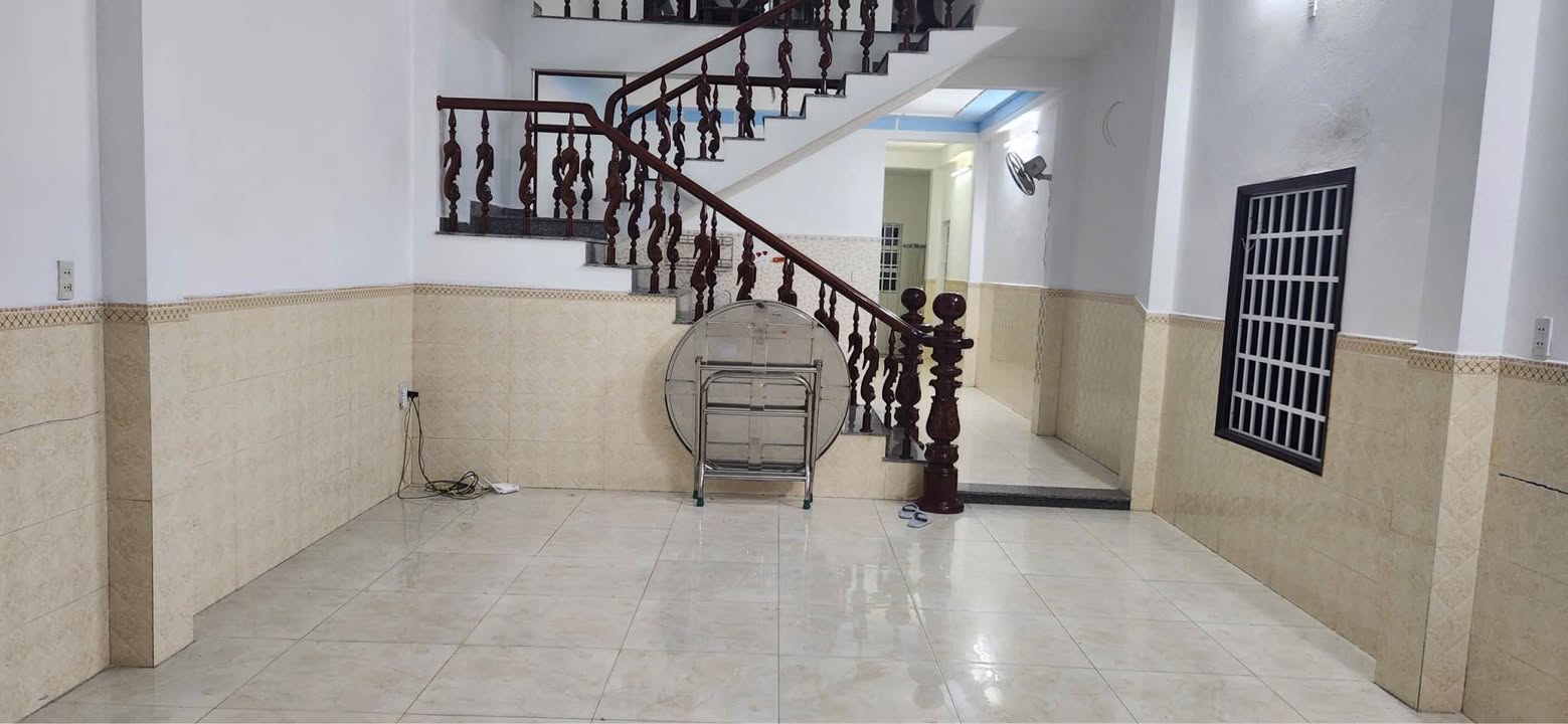 Nhà Ngang 6m Gần Biển Đà Nẵng - 126m² | 18 Triệu/Tháng