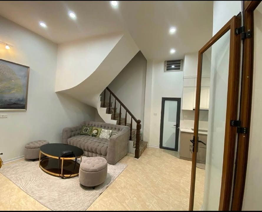 Nhà phố Bạch Mai 4 tầng, 60m2 ra ô tô, 7.95 tỷ - Sổ đỏ chính chủ