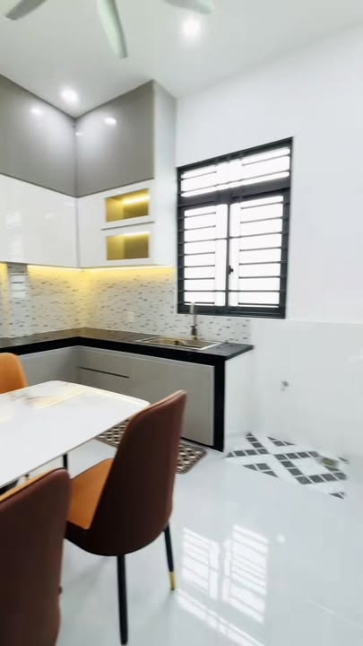 Nhà Hẻm Ô Tô Nguyễn Cư Trinh, Rạch Giá - 99.88m² Giá 1.88 Tỷ