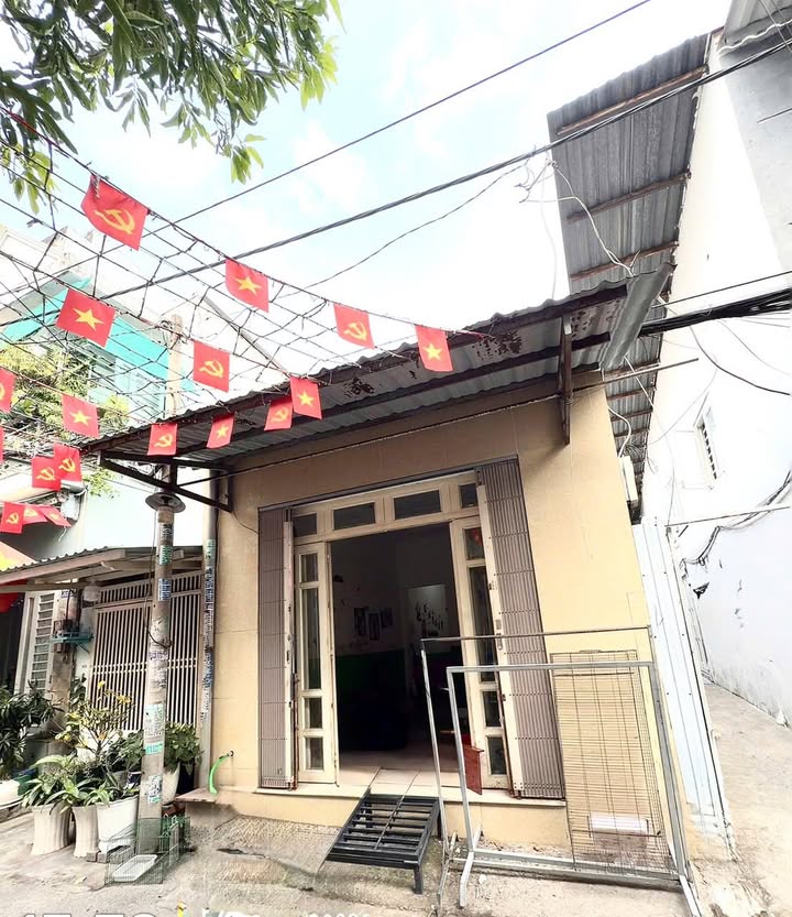 Nhà Hẻm Xe Hơi Bùi Văn Ba Q7 - 60m² - Sổ Hồng Riêng