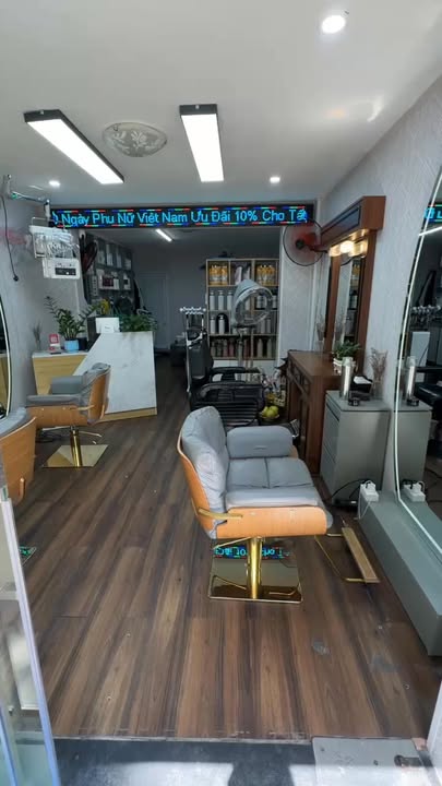 Nhà mặt phố Nghĩa Tân 38m² - Mặt tiền kinh doanh sầm uất!